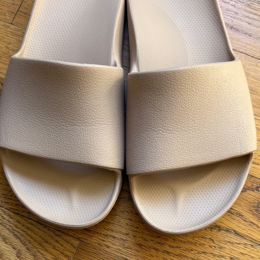 Archies Cream Slide Sandals - Picture 7 of 9